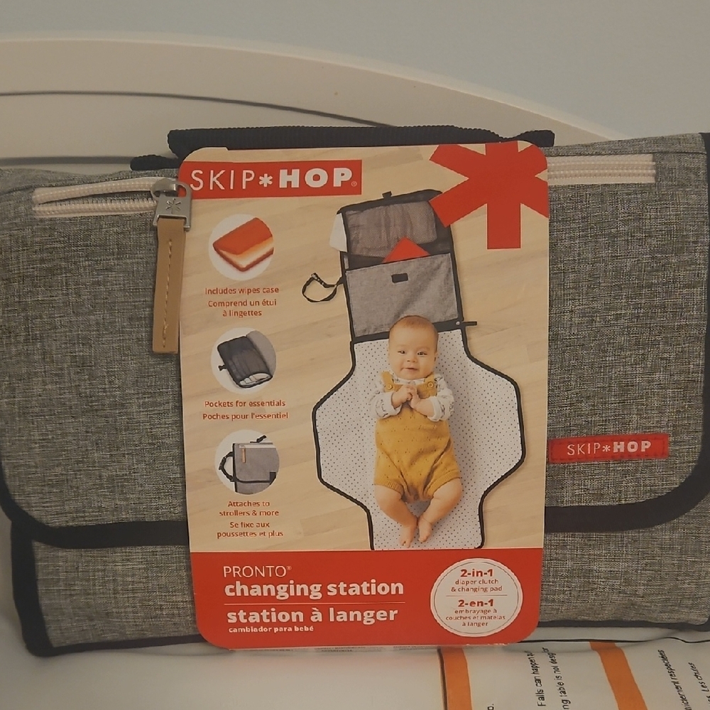 Skip Hop Gray Pronto Changing Station